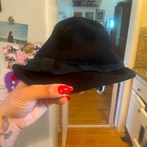 New super cute black hat